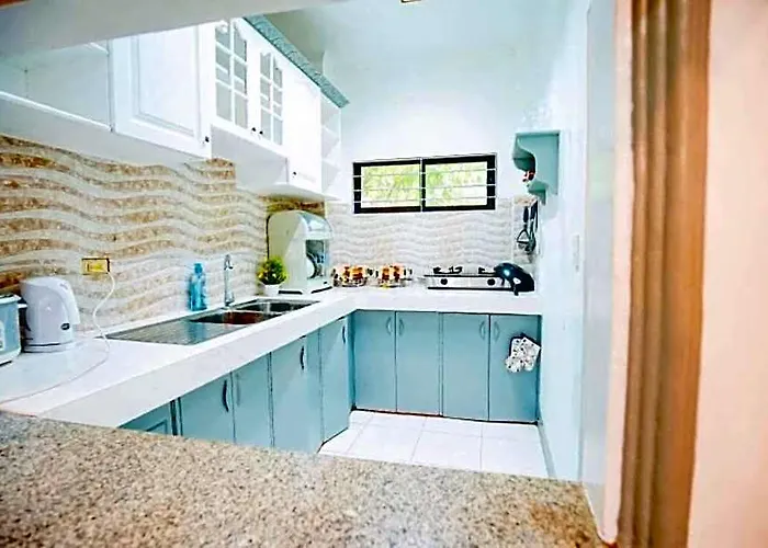 Spacious House In Talamban, 호텔 세부