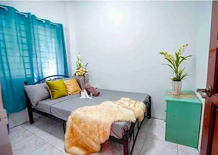 Spacious House In Talamban, 호텔 2*